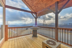 Lightning Bug Lookout Luxury Mountain View Cabin!